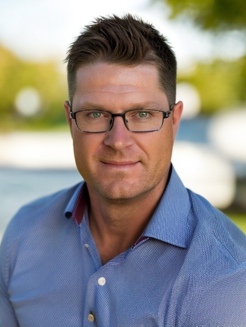 Chris Crowe